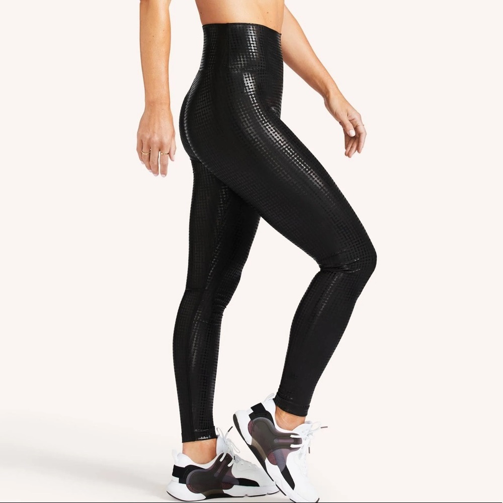 NWOT peloton black- Show Up Digital Foil Legging